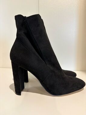 Aldo Women's Black Suede High Block Heel Ankle Boots Size 6 Worn Once